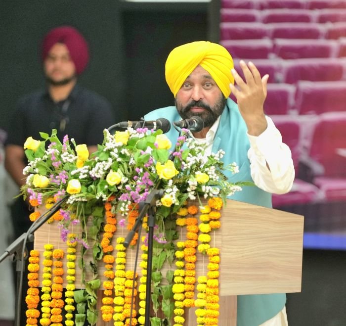 CM Bhagwant Mann Slams Opposition Over ‘Bomb Theory’, Accuses Bajwa of Spreading Fear for Political Gains