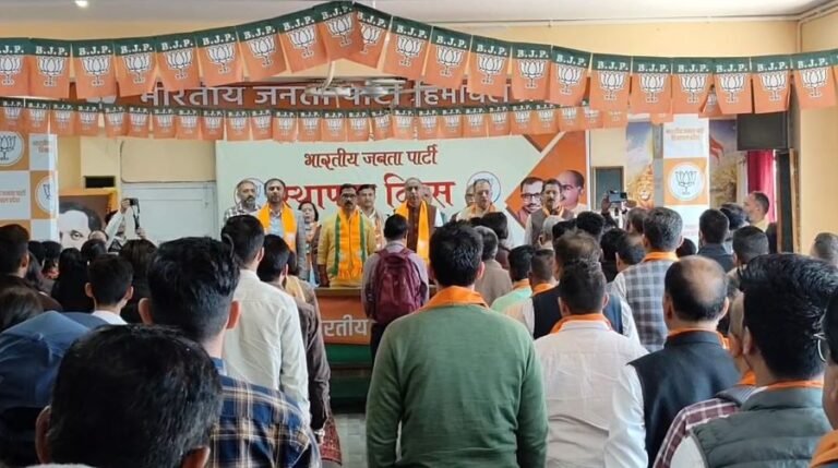 जय राम ठाकुर और डॉ. राजीव बिंदल ने स्थापना दिवस पर दिखाई भाजपा की शक्ति, कार्यकर्ताओं को दिलाया विजय का संकल्प
