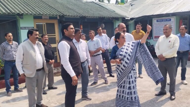 Deputy Commissioner Adopts Senior Secondary School Bagli Under ‘Apna Vidyalaya’ Program