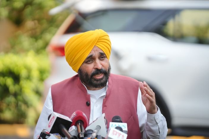 Punjab Government Mandates 24/7 Phone Availability for State Employees to Boost Administrative Efficiency